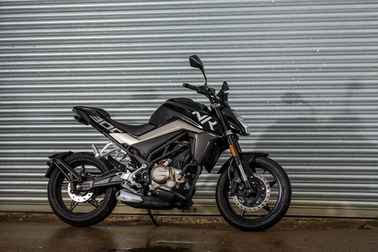 走向世界的CFMOTO 春风海外车型300NK英国测评