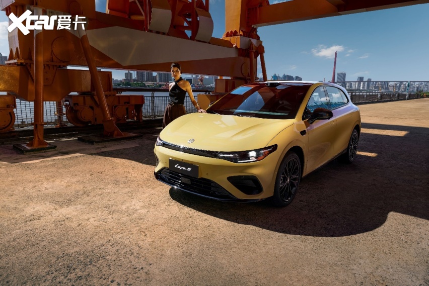 为年轻不将就，零跑Lafa5上市，限时惊喜价仅9.28万元起