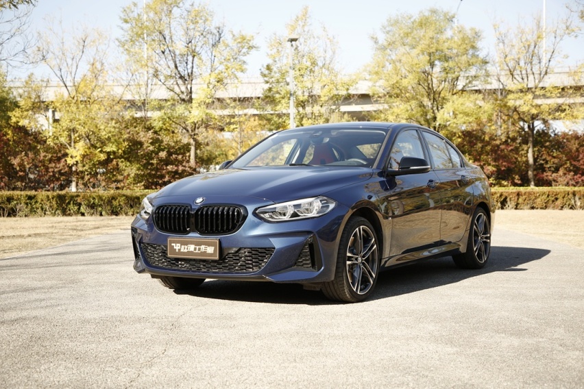 懂潮流、有个性体验BMW 2021款125i M运动曜夜版