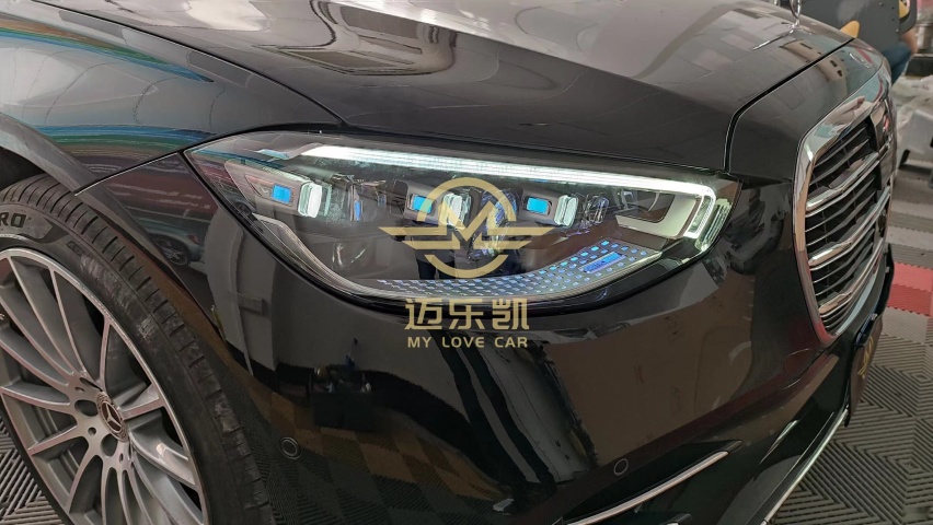 看一场流星雨21款奔驰S450L升级流星雨数字大灯