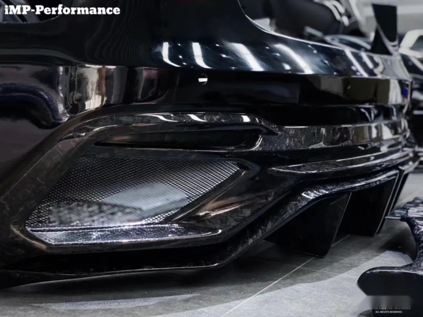 油价太贵被迫买Model 3高性能版，帮老婆磨合新车顺便改装玩玩