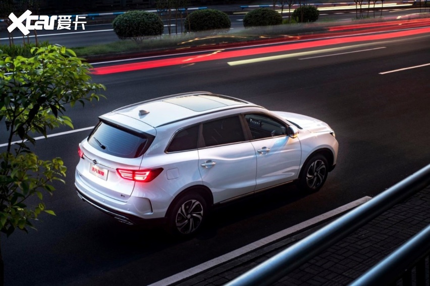 国货之光，北汽瑞翔X5喜提“高性价比7座中型SUV”大奖