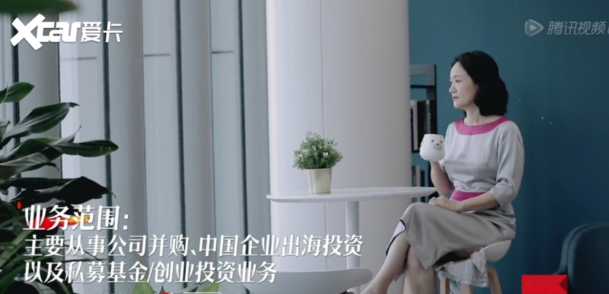 再比如梁春娟梁律,"腹有诗书气自华"的气质下,是