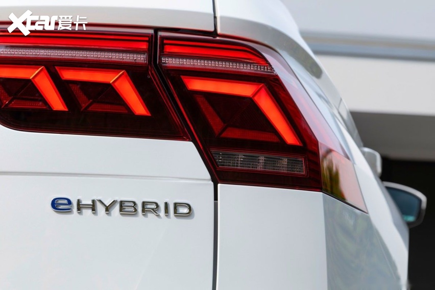 volkswagen-tiguan-ehybrid-revealed-with-245-hp-and-30-miles-50-km-of-ev-range_1.jpg