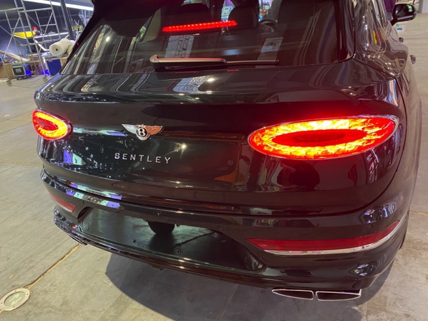 2021上海车展探馆：宾利添越PHEV