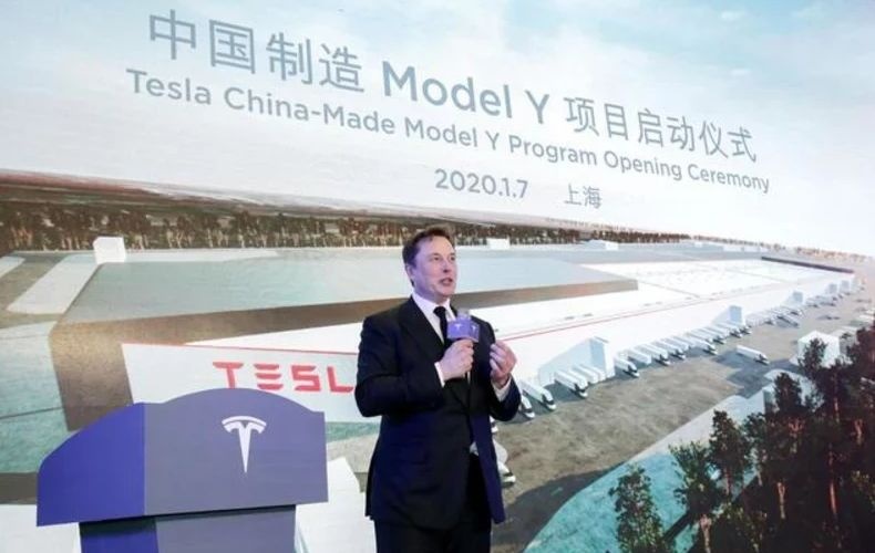 特斯拉新款实车曝光！续航里程提升，零百加速最快不到4秒