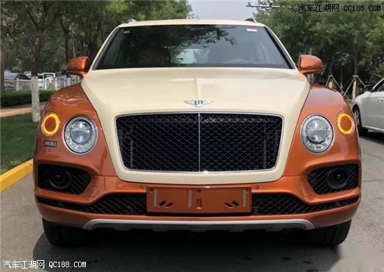 2019款4.0 汽油添越 V8配置 双色车身 上海报价