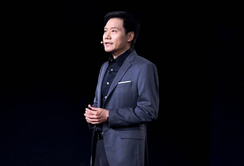 饥饿营销?小米汽车被曝给高管们发1000个F码,可优先购买小米SU7