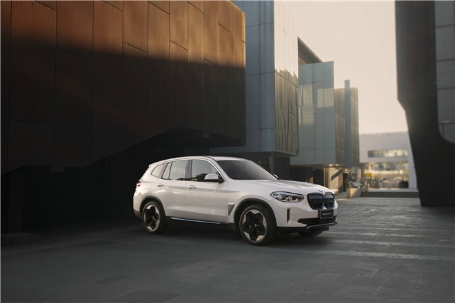 在中国，为世界 创新纯电动BMW iX3全球首发