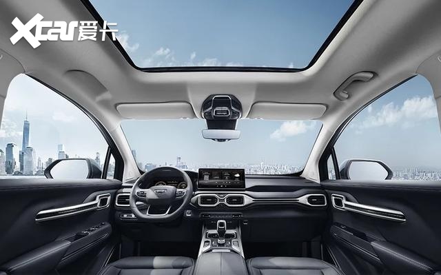 车动态：新奔驰C级上市；陆巡取消V8版本；别克GL8新车内饰