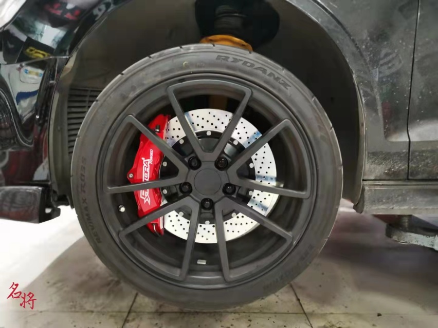 奥迪S3/8VS改装升级Rotora刹车 大六活塞