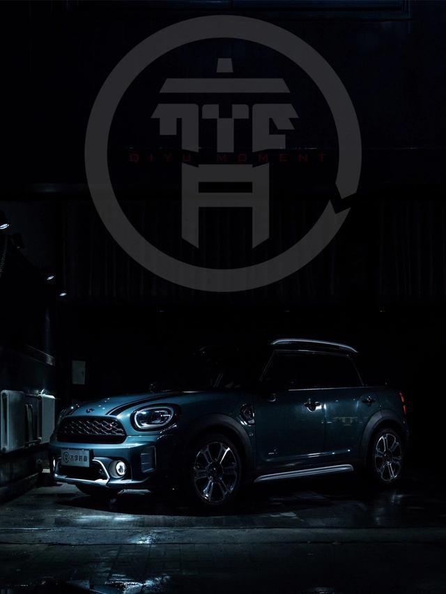 披上青色外衣，新一季MINI COUNTRYMAN更具野性