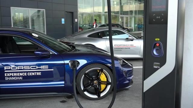 【试驾】保时捷Taycan Turbo S:电动化?还是超进