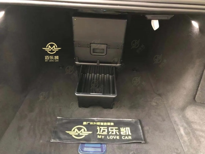 一百多万的车冰箱长什么样？21款迈巴赫S480改原厂车载冰箱