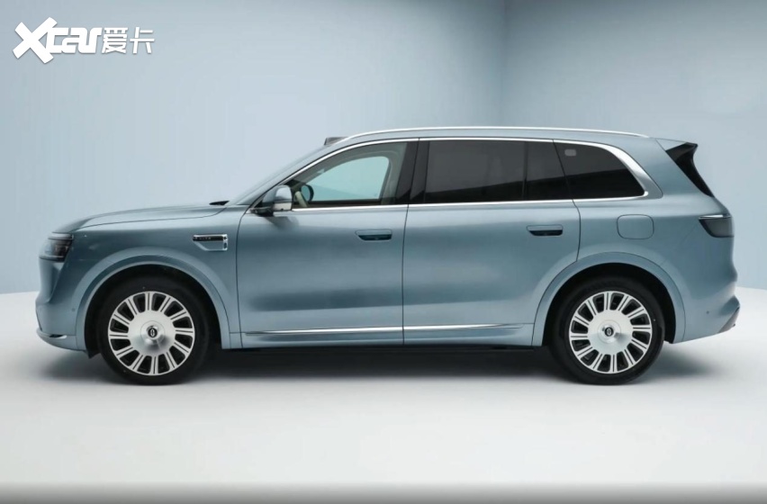 单阀变双阀减震器,赛力斯问界M8对比华为问界M8,差价3万元