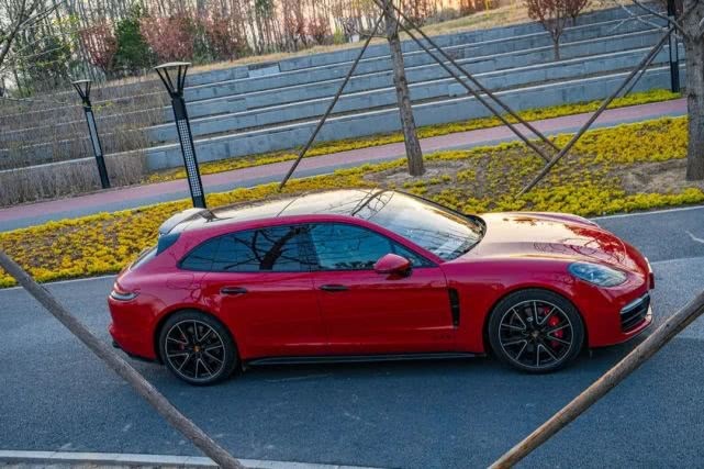 试驾保时捷Panamera GTS，那快0.1秒的信仰