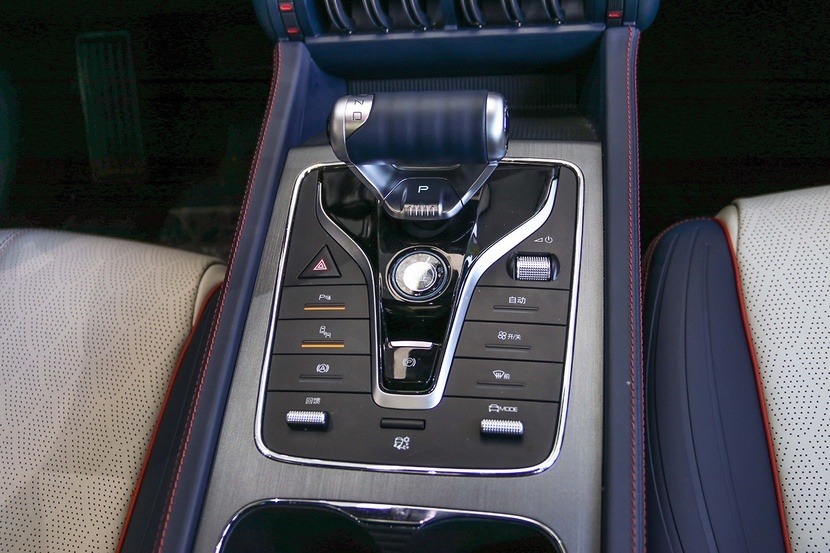 个性纯电紧凑型SUV 元PLUS到店实拍 13.18万元起售