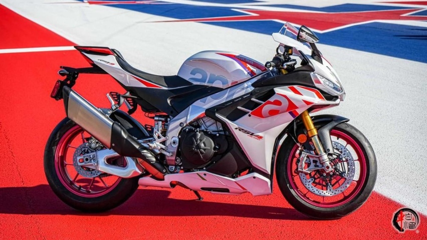 新车|MotoGP白色涂装:2023阿普利亚 RSV4限定版