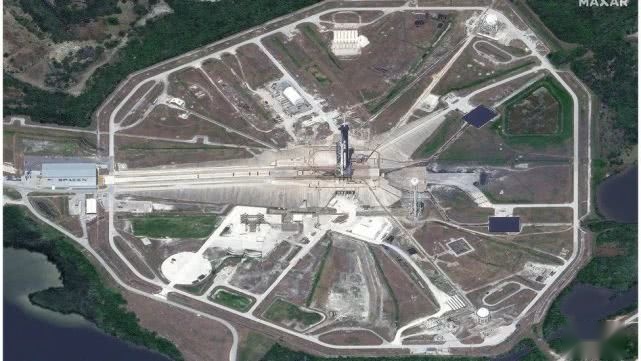 SpaceX载人上太空：九个关键阶段与两位优秀的宇航员