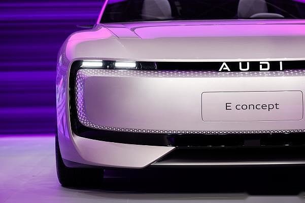 奥迪新品牌AUDI携首款AUDI E概念车及品牌代言人亮相2024广州