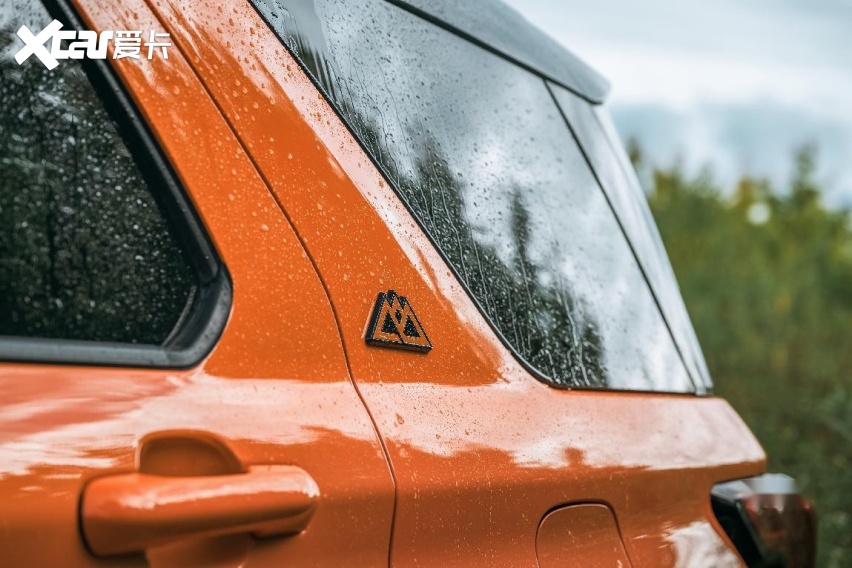 售36.98万元/5座/2.3T动力，福特探险者昆仑穿越版上市