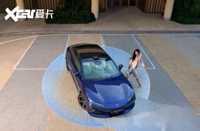 科技豪华智能轿车腾势Z9S正式上市，纯电续航1100km