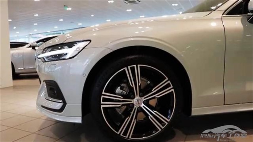全新沃尔沃V60 八月国内开售 约32万 贵吗？