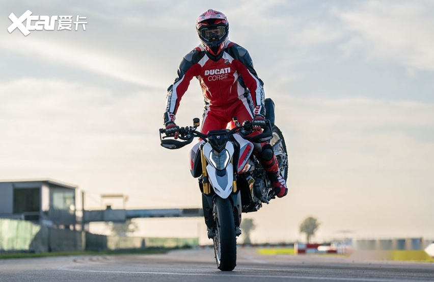 全新杜卡迪Hypermotard V2发布