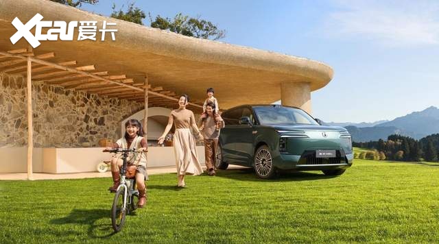 比亚迪第1500万辆新能源车下线,腾势N8L第15000台成里程碑车型