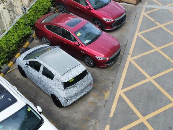 比亚迪海鸥曝光，定位小型SUV，刀片电池续航超300公里或6万起售