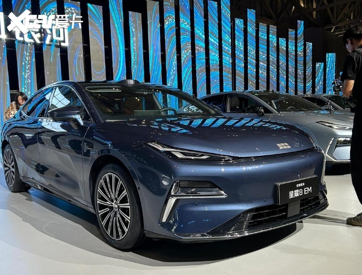 15万级混动轿车二选一！汉DM-i稳如老狗，星耀8凭啥抢风头？
