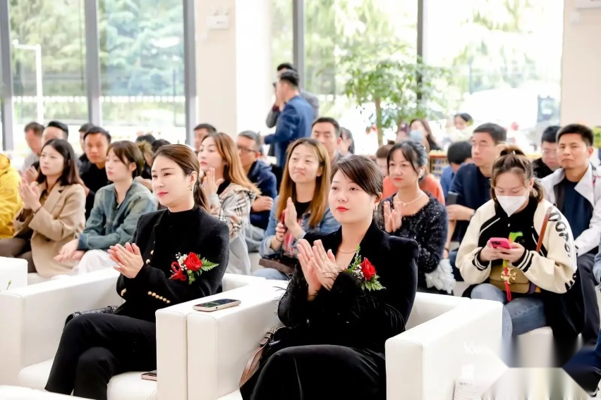 盛启长安 胜迎未来 重装启航 陕西惠通陆华重装启航