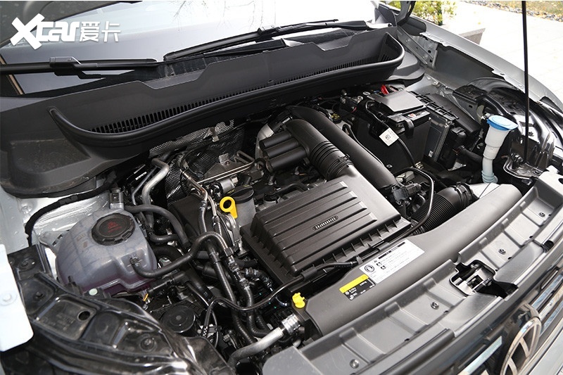 发动机最大功率113ps,峰值扭矩145n·m,匹配5挡手动变速箱或6挡自动