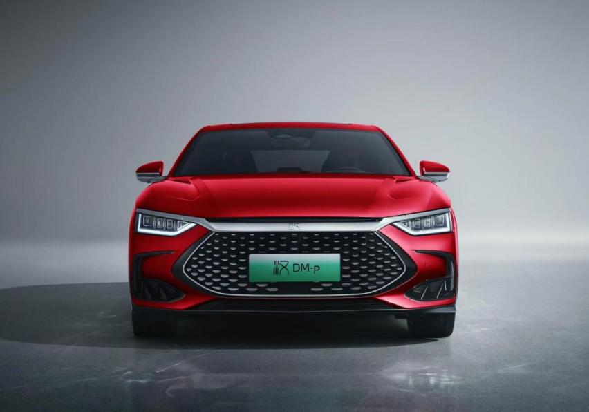 比亚迪汉DM-p“驾到”，特斯拉Model 3P瞬间不香了！