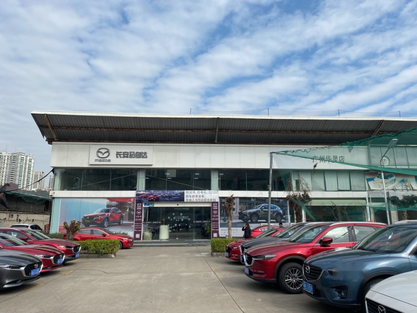 优惠1.5万/等车30天 这帅到炸裂的10万级轿车 超值！