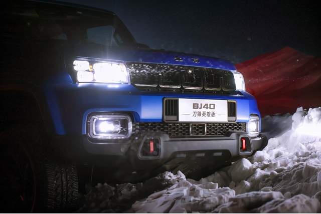 BJ40刀锋英雄焕新2.3T发动机，专业越野的讲究就在分毫之