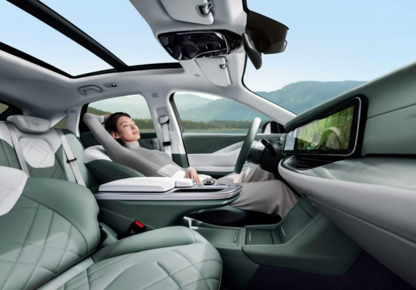极狐森林版上新735E、688E，售价24.58万起最长续航735公里