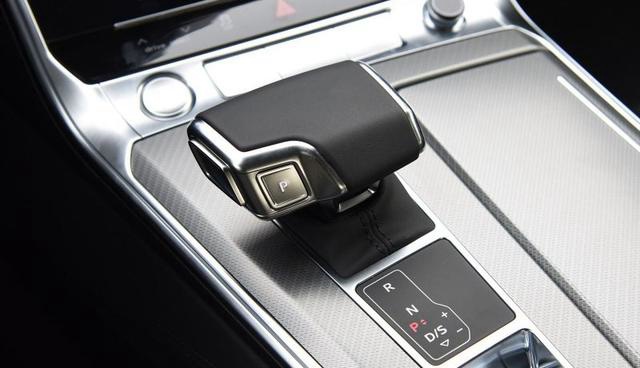 事业小成的年轻人不知道选什么车？奥迪A7了解一下！