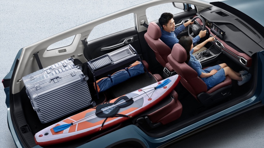 高性价比七座SUV 预算十二万元 思皓X8 PLUS还是吉利豪越？