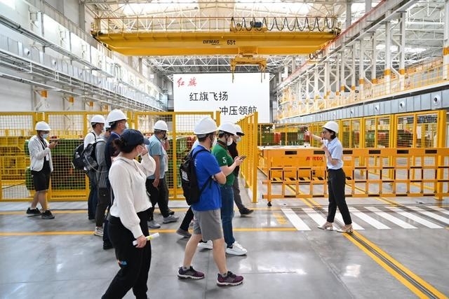 软硬实力展现大国智造 红旗新工厂全方位亮相