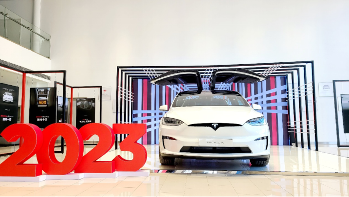 新年“开工大吉”，特斯拉Model X Plaid首秀沈阳