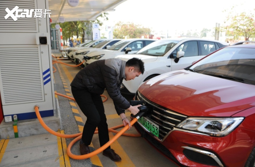 燃油车全面降价，现在抄底真的合适吗？