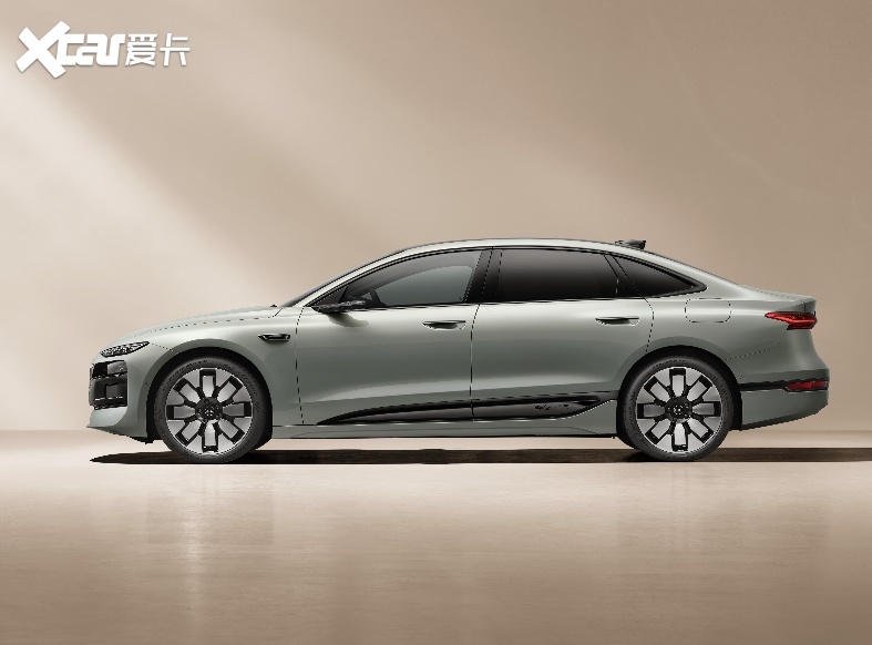 广州车展闪耀新星：一汽奥迪A6L e-tron引领智能驾控新纪元