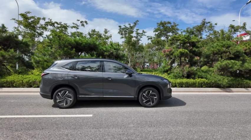 更适合国人的新能源SUV！ 五菱星光S开启预售，10.28万起