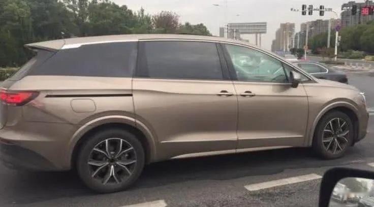 换装双联屏，这会是你心目中完美的6座车吗？
