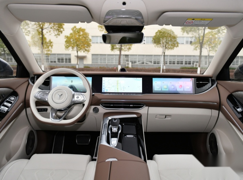 都是新能源中大型SUV，岚图FREE和问界M7，谁的安全性更靠谱？