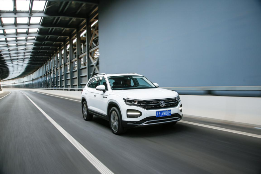 两款SUV，不一样的生活体验 20多万买探岳还是RAV4？