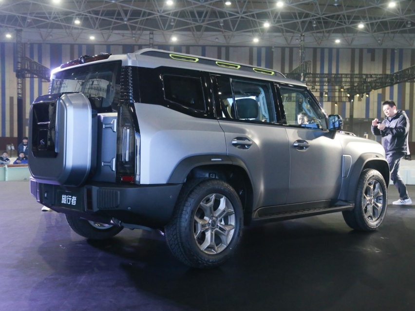 奇瑞推出王炸SUV，外观不输仰望U8，配2.0T，家用越野两不误