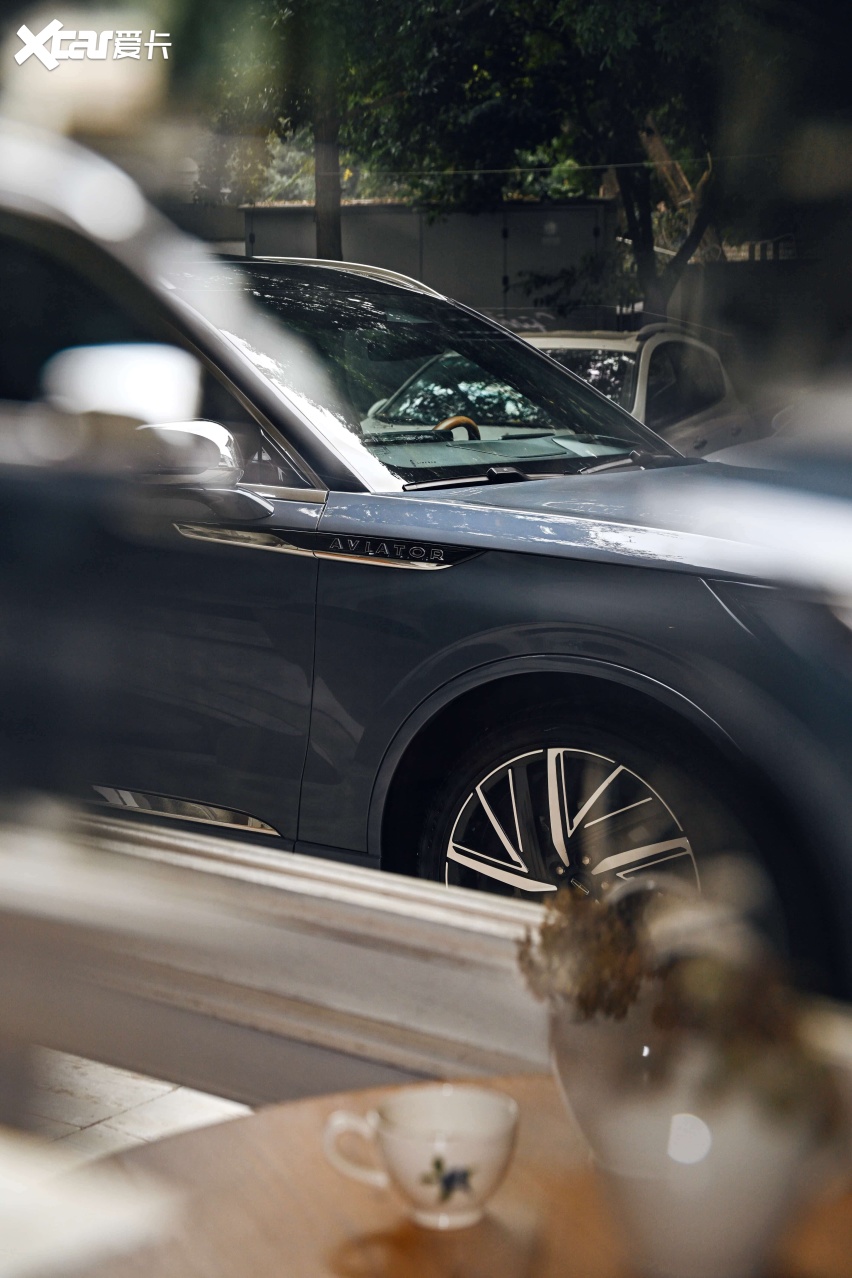 咖啡香里的出行哲学,林肯飞行家定义“舒服搭子”