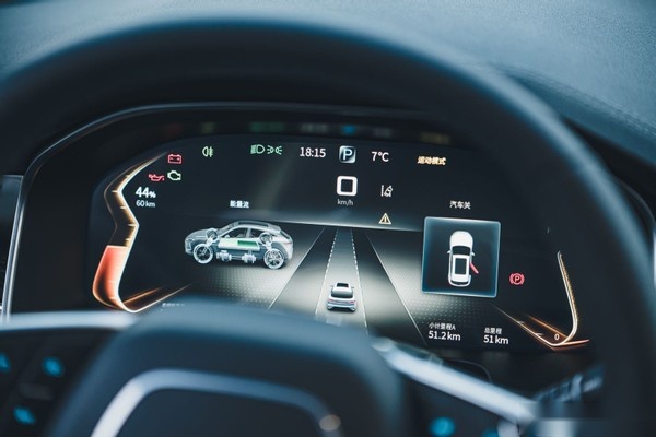 增程式2.0时代，赛力斯SF5自由远征版25.98万开售